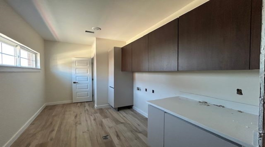 210 Veracruz Dr., Laredo, Texas 78045, 3 Bedrooms Bedrooms, 5 Rooms Rooms,2 BathroomsBathrooms,Residential,For Sale,210 Veracruz Dr.,20254894