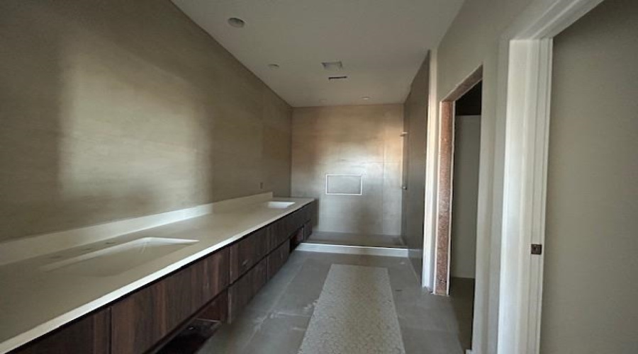 210 Veracruz Dr., Laredo, Texas 78045, 3 Bedrooms Bedrooms, 5 Rooms Rooms,2 BathroomsBathrooms,Residential,For Sale,210 Veracruz Dr.,20254894