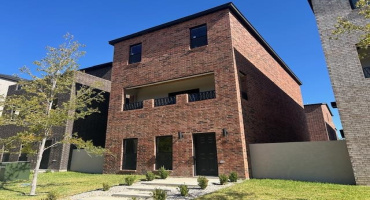 210 Veracruz Dr., Laredo, Texas 78045, 3 Bedrooms Bedrooms, 5 Rooms Rooms,2 BathroomsBathrooms,Residential,For Sale,210 Veracruz Dr.,20254894