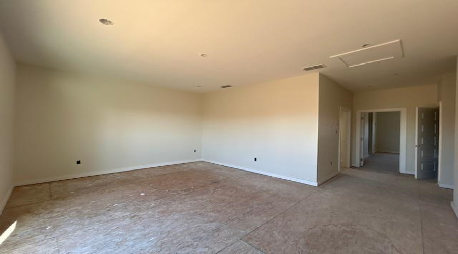 210 Veracruz Dr., Laredo, Texas 78045, 3 Bedrooms Bedrooms, 5 Rooms Rooms,2 BathroomsBathrooms,Residential,For Sale,210 Veracruz Dr.,20254896