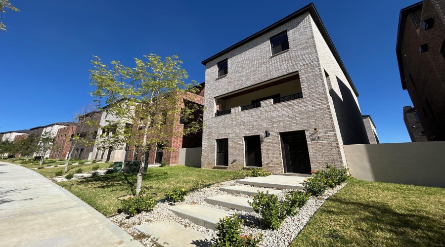 210 Veracruz Dr., Laredo, Texas 78045, 3 Bedrooms Bedrooms, 5 Rooms Rooms,2 BathroomsBathrooms,Residential,For Sale,210 Veracruz Dr.,20254897