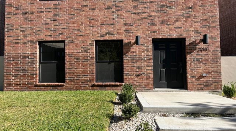 210 Veracruz Dr., Laredo, Texas 78045, 3 Bedrooms Bedrooms, 5 Rooms Rooms,2 BathroomsBathrooms,Residential,For Sale,210 Veracruz Dr.,20254898