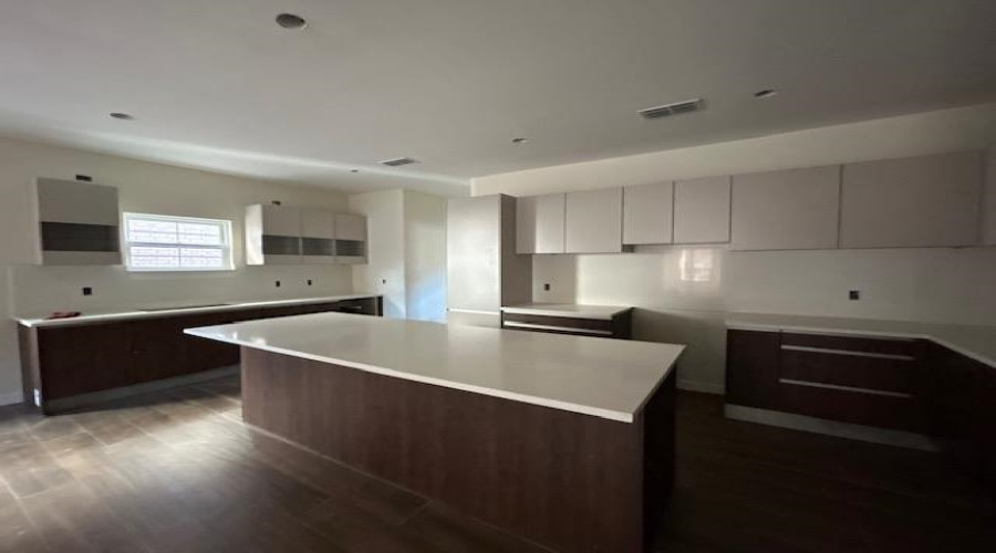 210 Veracruz Dr., Laredo, Texas 78045, 3 Bedrooms Bedrooms, 5 Rooms Rooms,2 BathroomsBathrooms,Residential,For Sale,210 Veracruz Dr.,20254898