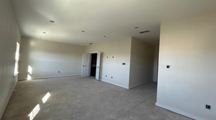 210 Veracruz Dr., Laredo, Texas 78045, 3 Bedrooms Bedrooms, 5 Rooms Rooms,2 BathroomsBathrooms,Residential,For Sale,210 Veracruz Dr.,20254900