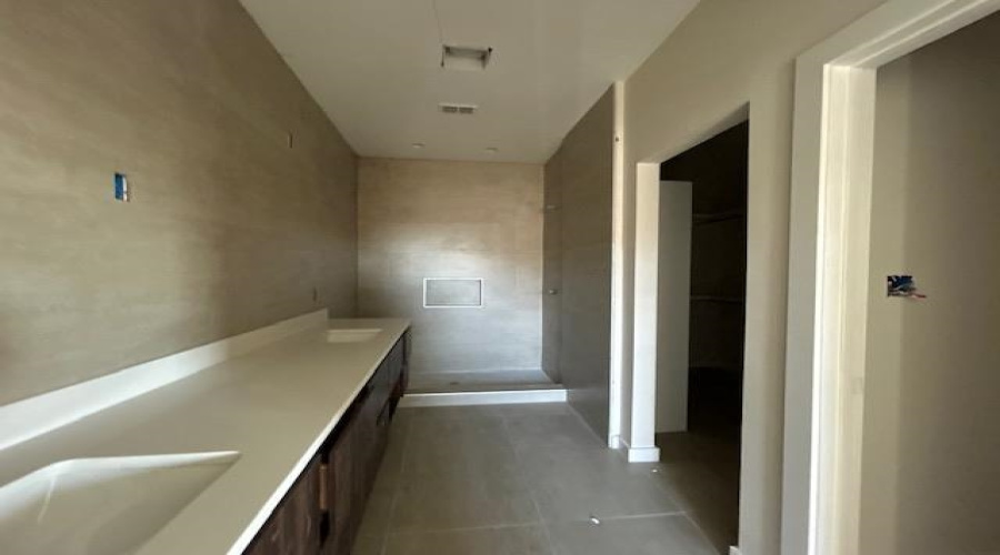 210 Veracruz Dr., Laredo, Texas 78045, 3 Bedrooms Bedrooms, 5 Rooms Rooms,2 BathroomsBathrooms,Residential,For Sale,210 Veracruz Dr.,20254900