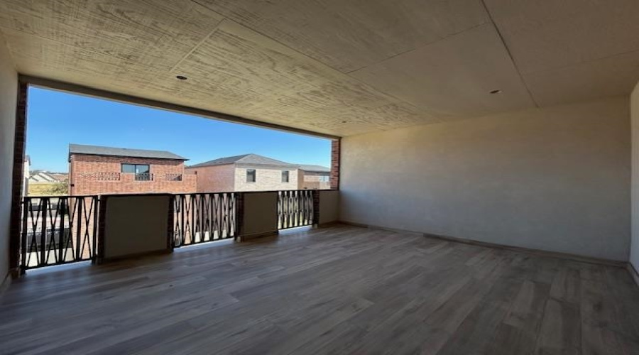 210 Veracruz Dr., Laredo, Texas 78045, 3 Bedrooms Bedrooms, 5 Rooms Rooms,2 BathroomsBathrooms,Residential,For Sale,210 Veracruz Dr.,20254901