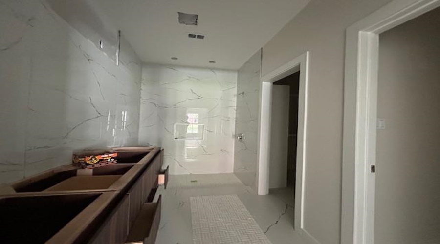 210 Veracruz Dr., Laredo, Texas 78045, 3 Bedrooms Bedrooms, 5 Rooms Rooms,2 BathroomsBathrooms,Residential,For Sale,210 Veracruz Dr.,20254901