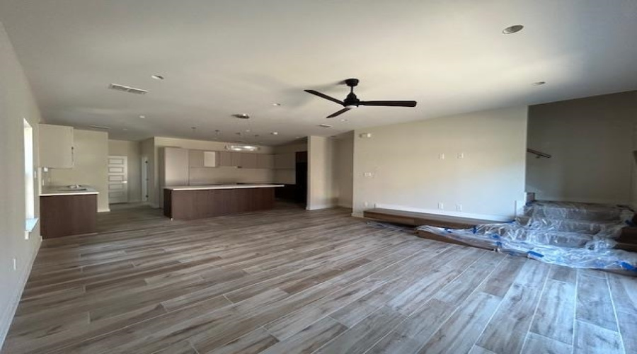 210 Veracruz Dr., Laredo, Texas 78045, 3 Bedrooms Bedrooms, 5 Rooms Rooms,2 BathroomsBathrooms,Residential,For Sale,210 Veracruz Dr.,20254901