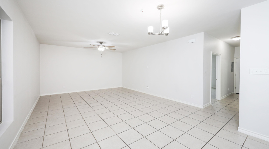 1511 Don Camilo Blvd, Laredo, Texas 78046, 2 Bedrooms Bedrooms, 4 Rooms Rooms,2 BathroomsBathrooms,Residential,For Rent,1511 Don Camilo Blvd,20254903