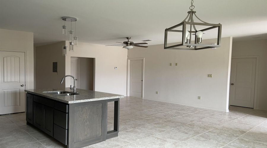 6908 Molinos Dr, Laredo, Texas 78046, 3 Bedrooms Bedrooms, 5 Rooms Rooms,2 BathroomsBathrooms,Residential,For Sale,6908 Molinos Dr,20254904