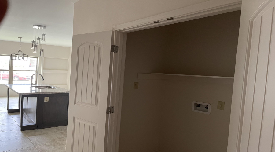 6908 Molinos Dr, Laredo, Texas 78046, 3 Bedrooms Bedrooms, 5 Rooms Rooms,2 BathroomsBathrooms,Residential,For Sale,6908 Molinos Dr,20254904