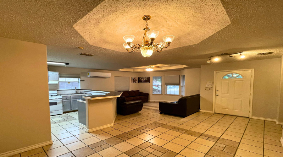 10307 Noel Ln, Laredo, Texas 78045, 3 Bedrooms Bedrooms, 5 Rooms Rooms,2 BathroomsBathrooms,Residential,For Sale,10307 Noel Ln,20254905