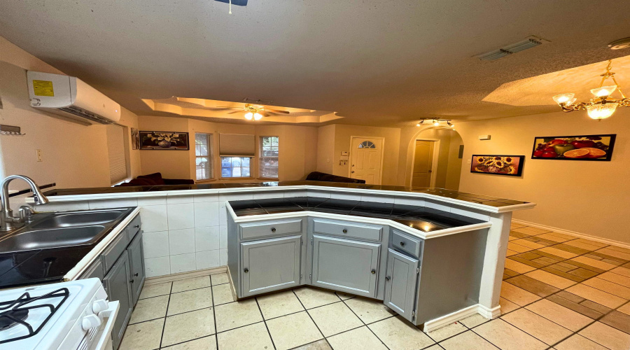 10307 Noel Ln, Laredo, Texas 78045, 3 Bedrooms Bedrooms, 5 Rooms Rooms,2 BathroomsBathrooms,Residential,For Sale,10307 Noel Ln,20254905