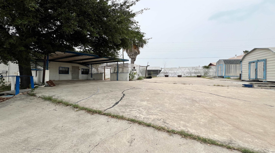 248 E Park Dr, Zapata, Texas 78076, 4 Bedrooms Bedrooms, 8 Rooms Rooms,1 BathroomBathrooms,Residential,For Sale,248 E Park Dr,20254909