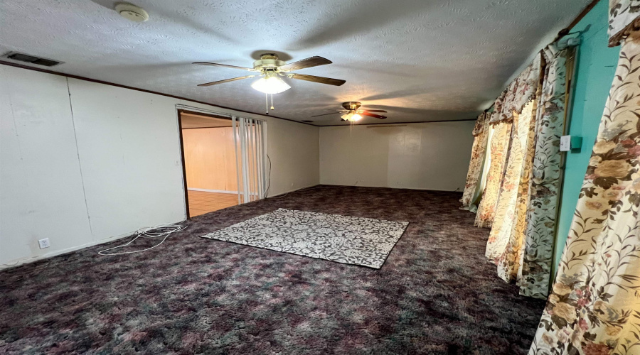 248 E Park Dr, Zapata, Texas 78076, 4 Bedrooms Bedrooms, 8 Rooms Rooms,1 BathroomBathrooms,Residential,For Sale,248 E Park Dr,20254909