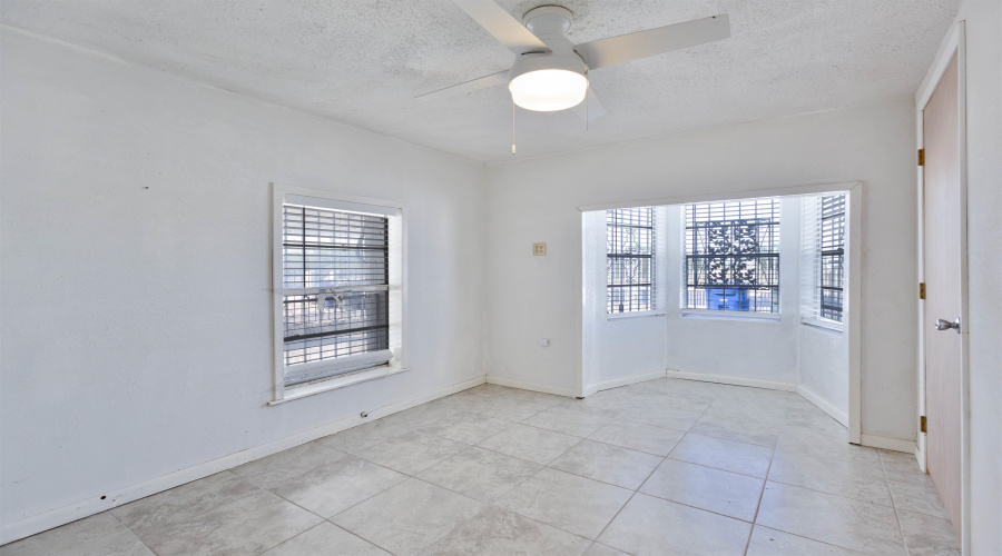 2519 Jaime Zapata Memorial Hwy, Laredo, Texas 78043, 2 Bedrooms Bedrooms, 4 Rooms Rooms,1 BathroomBathrooms,Residential,For Sale,2519 Jaime Zapata Memorial Hwy,20254910