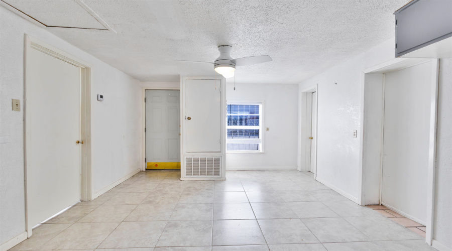 2519 Jaime Zapata Memorial Hwy, Laredo, Texas 78043, 2 Bedrooms Bedrooms, 4 Rooms Rooms,1 BathroomBathrooms,Residential,For Sale,2519 Jaime Zapata Memorial Hwy,20254910