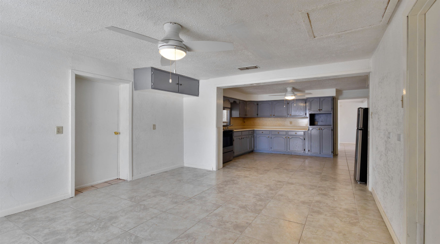 2519 Jaime Zapata Memorial Hwy, Laredo, Texas 78043, 2 Bedrooms Bedrooms, 4 Rooms Rooms,1 BathroomBathrooms,Residential,For Sale,2519 Jaime Zapata Memorial Hwy,20254910