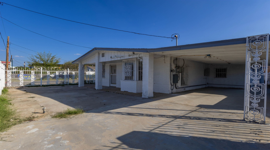 2519 Jaime Zapata Memorial Hwy, Laredo, Texas 78043, 2 Bedrooms Bedrooms, 4 Rooms Rooms,1 BathroomBathrooms,Residential,For Sale,2519 Jaime Zapata Memorial Hwy,20254910