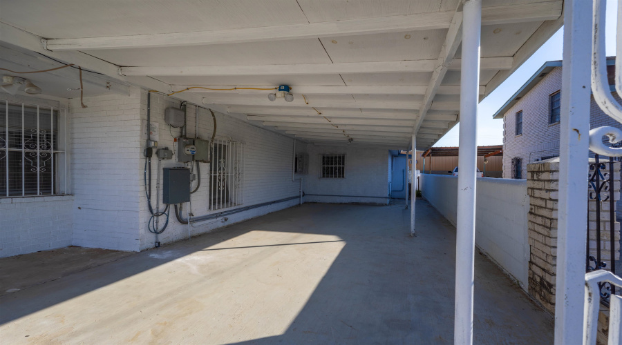 2519 Jaime Zapata Memorial Hwy, Laredo, Texas 78043, 2 Bedrooms Bedrooms, 4 Rooms Rooms,1 BathroomBathrooms,Residential,For Sale,2519 Jaime Zapata Memorial Hwy,20254910