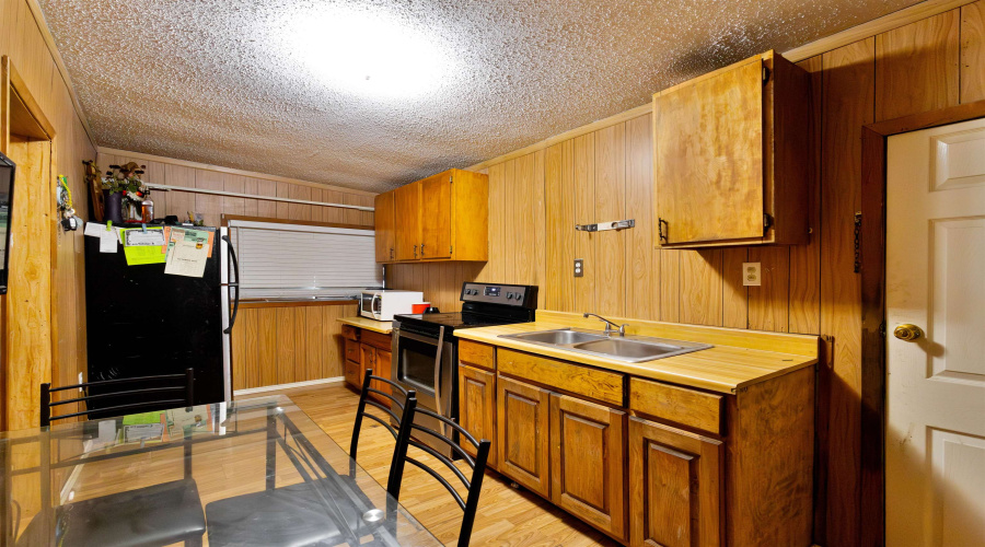 1819 San Dario Ave, Laredo, Texas 78040, 2 Bedrooms Bedrooms, 3 Rooms Rooms,2 BathroomsBathrooms,Residential,For Sale,1819 San Dario Ave,20254911