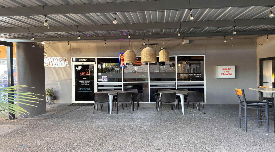 5517 McPherson Rd, Laredo, Texas 78041, 1 Room Rooms,2 BathroomsBathrooms,Commercial retail/office,For Sale,5517 McPherson Rd,20254917