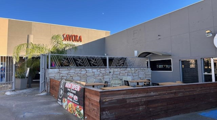 5517 McPherson Rd, Laredo, Texas 78041, 1 Room Rooms,2 BathroomsBathrooms,Commercial retail/office,For Sale,5517 McPherson Rd,20254917