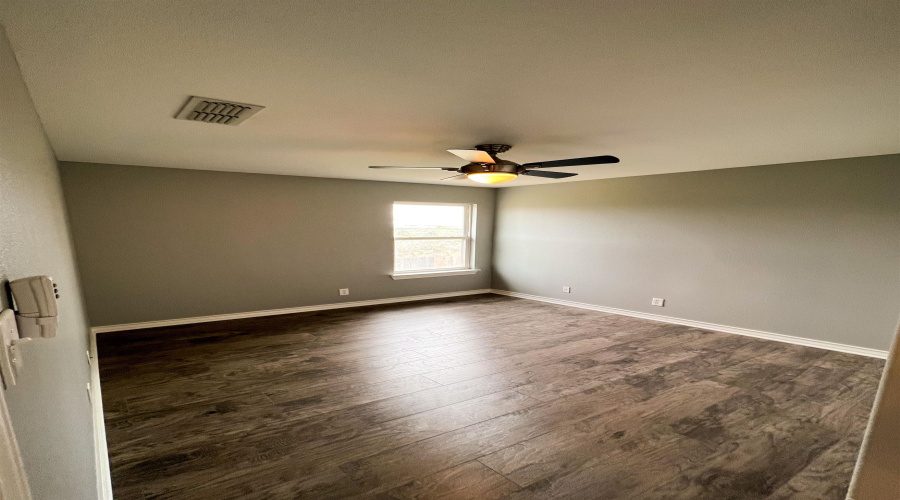 710 Starling Creek Lp, Laredo, Texas 78045, 4 Bedrooms Bedrooms, 8 Rooms Rooms,2 BathroomsBathrooms,Residential,For Sale,710 Starling Creek Lp,20254913