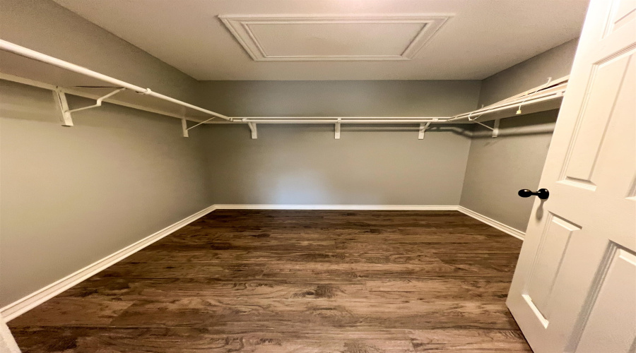 710 Starling Creek Lp, Laredo, Texas 78045, 4 Bedrooms Bedrooms, 8 Rooms Rooms,2 BathroomsBathrooms,Residential,For Sale,710 Starling Creek Lp,20254913