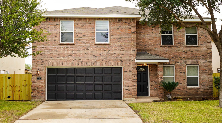 710 Starling Creek Lp, Laredo, Texas 78045, 4 Bedrooms Bedrooms, 8 Rooms Rooms,2 BathroomsBathrooms,Residential,For Sale,710 Starling Creek Lp,20254913