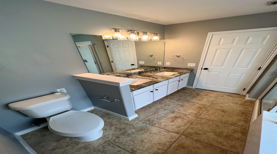 710 Starling Creek Lp, Laredo, Texas 78045, 4 Bedrooms Bedrooms, 8 Rooms Rooms,2 BathroomsBathrooms,Residential,For Rent,710 Starling Creek Lp,20254914