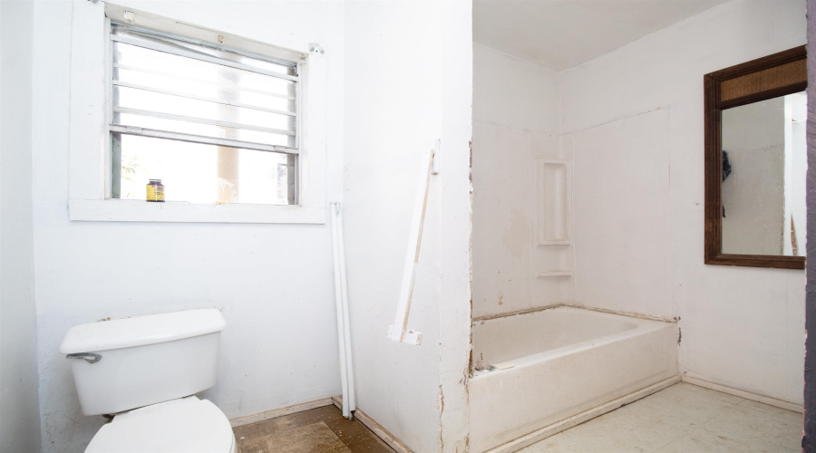 515 E Kearney St, Laredo, Texas 78040, 2 Bedrooms Bedrooms, 6 Rooms Rooms,2 BathroomsBathrooms,Residential,For Sale,515 E Kearney St,20254916