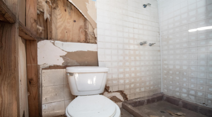 515 E Kearney St, Laredo, Texas 78040, 2 Bedrooms Bedrooms, 6 Rooms Rooms,2 BathroomsBathrooms,Residential,For Sale,515 E Kearney St,20254916