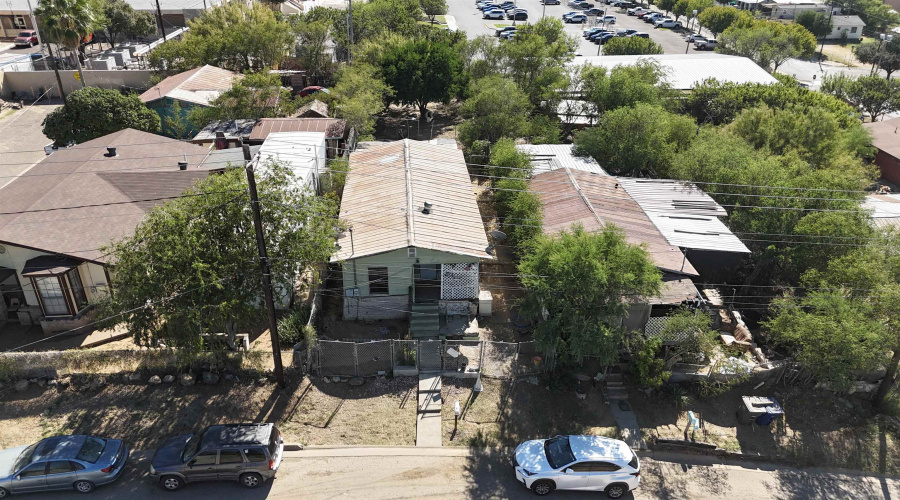 515 E Kearney St, Laredo, Texas 78040, 2 Bedrooms Bedrooms, 6 Rooms Rooms,2 BathroomsBathrooms,Residential,For Sale,515 E Kearney St,20254916