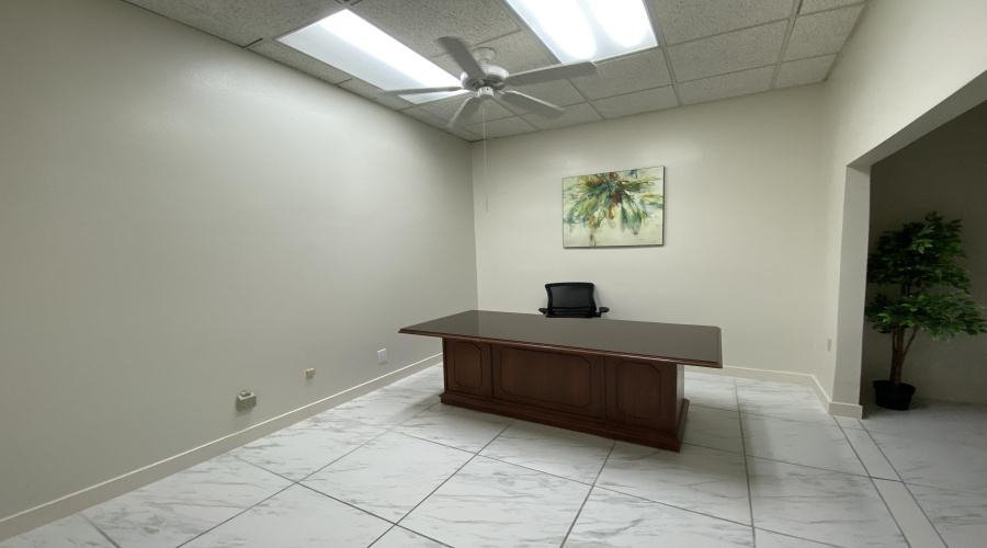 213 W Village Blvd, LAREDO, Texas 78045, 1 Room Rooms,2 BathroomsBathrooms,Commercial retail/office,For Sale,213 W Village Blvd,20254925