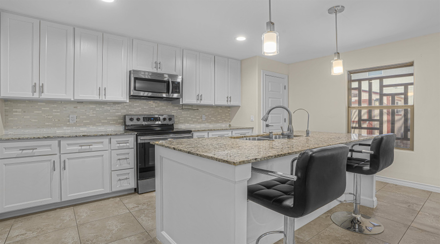 902 La Rosita, Laredo, Texas 78046, 3 Bedrooms Bedrooms, 5 Rooms Rooms,2 BathroomsBathrooms,Residential,For Sale,902 La Rosita,20254918