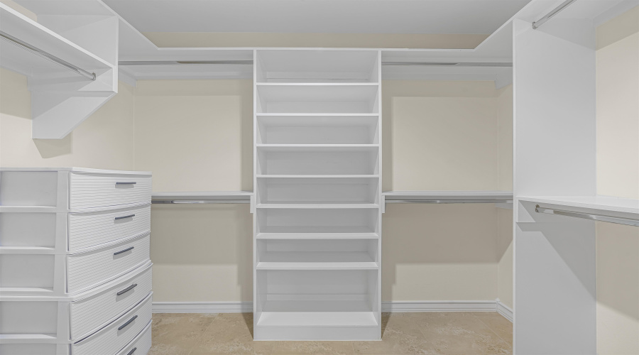 902 La Rosita, Laredo, Texas 78046, 3 Bedrooms Bedrooms, 5 Rooms Rooms,2 BathroomsBathrooms,Residential,For Sale,902 La Rosita,20254918