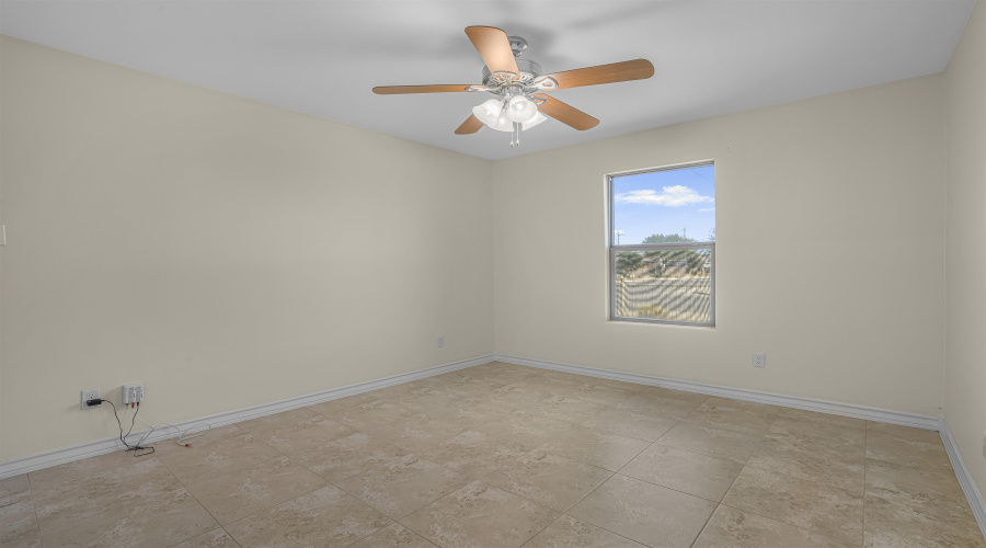 902 La Rosita, Laredo, Texas 78046, 3 Bedrooms Bedrooms, 5 Rooms Rooms,2 BathroomsBathrooms,Residential,For Sale,902 La Rosita,20254918