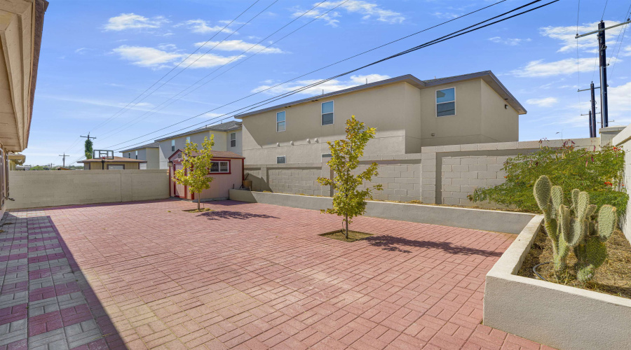 902 La Rosita, Laredo, Texas 78046, 3 Bedrooms Bedrooms, 5 Rooms Rooms,2 BathroomsBathrooms,Residential,For Sale,902 La Rosita,20254918