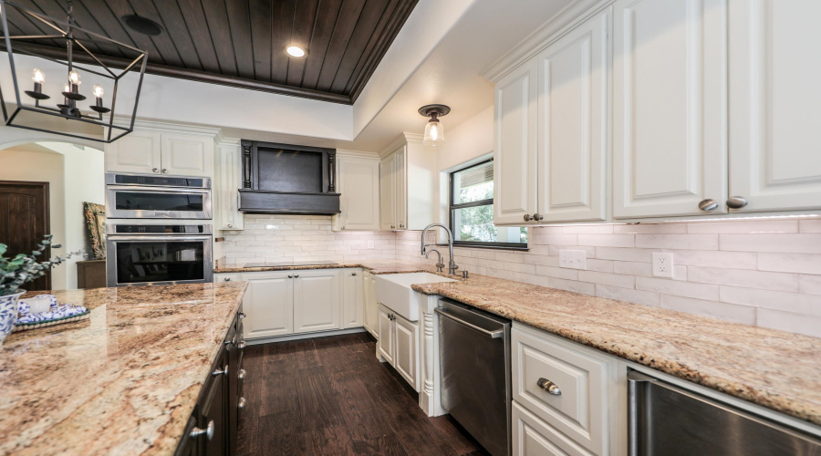 402 Manor Rd, Laredo, Texas 78041, 4 Bedrooms Bedrooms, 10 Rooms Rooms,4 BathroomsBathrooms,Residential,For Sale,402 Manor Rd,20254919