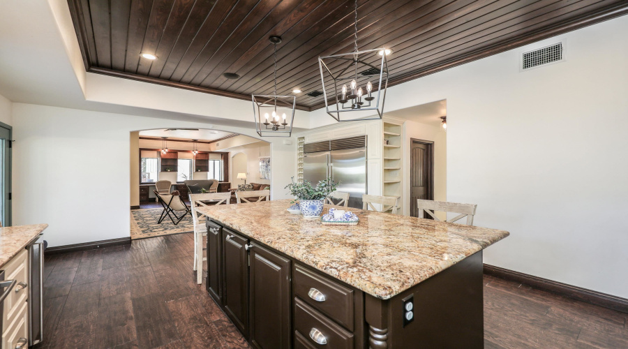 402 Manor Rd, Laredo, Texas 78041, 4 Bedrooms Bedrooms, 10 Rooms Rooms,4 BathroomsBathrooms,Residential,For Sale,402 Manor Rd,20254919