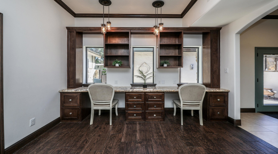 402 Manor Rd, Laredo, Texas 78041, 4 Bedrooms Bedrooms, 10 Rooms Rooms,4 BathroomsBathrooms,Residential,For Sale,402 Manor Rd,20254919