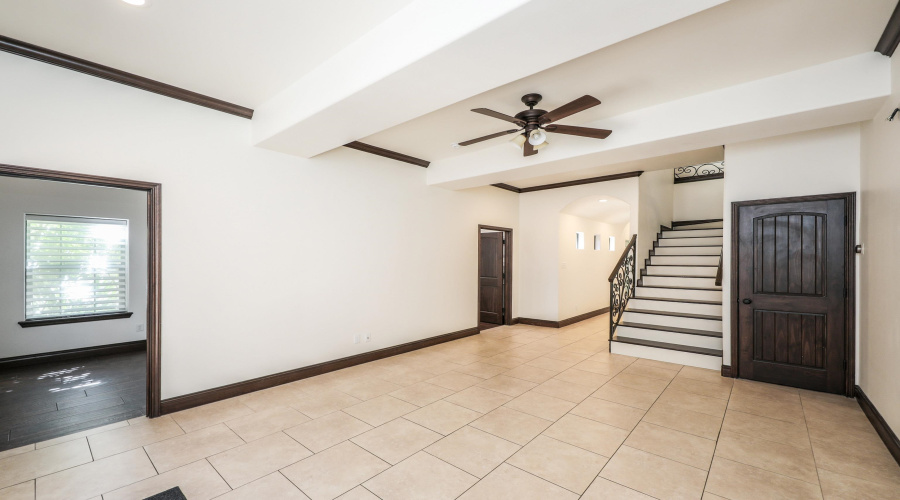 402 Manor Rd, Laredo, Texas 78041, 4 Bedrooms Bedrooms, 10 Rooms Rooms,4 BathroomsBathrooms,Residential,For Sale,402 Manor Rd,20254919