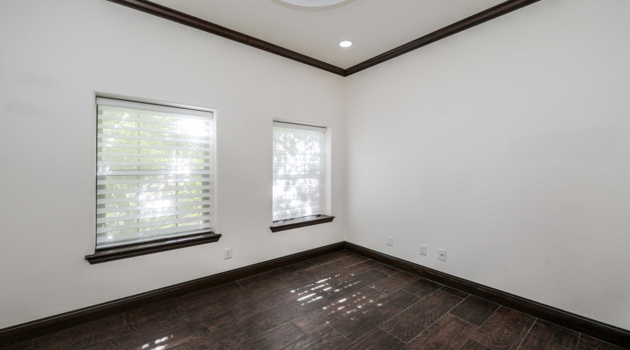 402 Manor Rd, Laredo, Texas 78041, 4 Bedrooms Bedrooms, 10 Rooms Rooms,4 BathroomsBathrooms,Residential,For Sale,402 Manor Rd,20254919