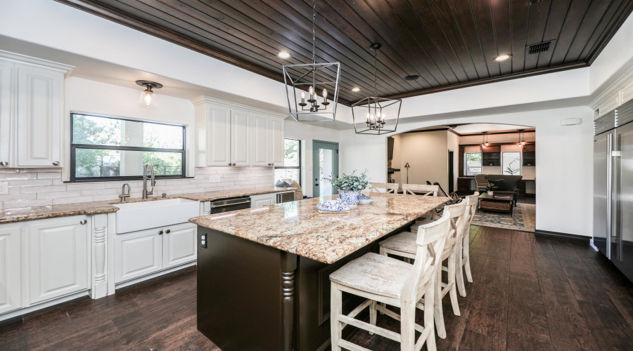 402 Manor Rd, Laredo, Texas 78041, 4 Bedrooms Bedrooms, 10 Rooms Rooms,4 BathroomsBathrooms,Residential,For Sale,402 Manor Rd,20254919