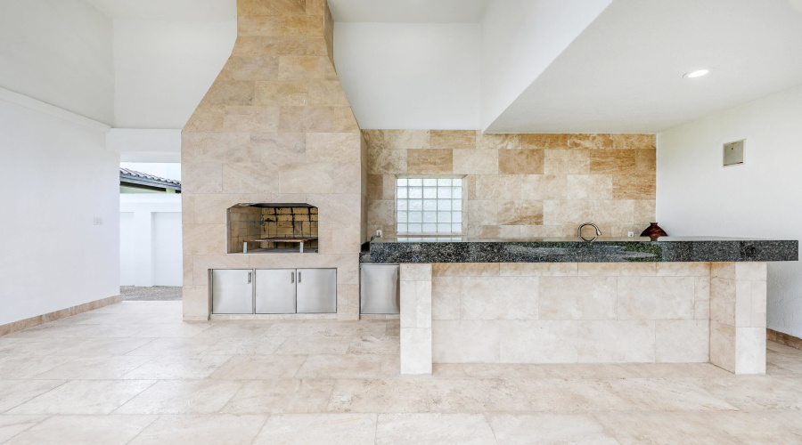 314 Bordeaux Dr, Laredo, Texas 78041, 4 Bedrooms Bedrooms, 11 Rooms Rooms,4 BathroomsBathrooms,Residential,For Sale,314 Bordeaux Dr,20254920