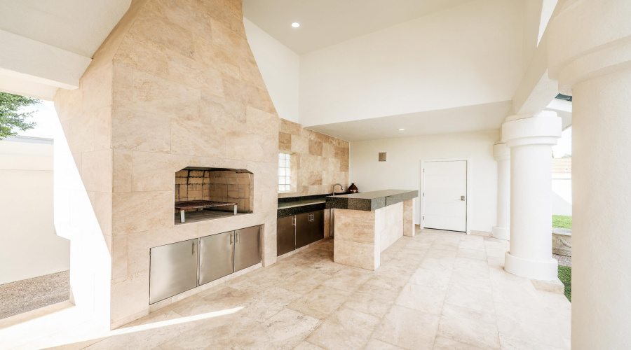 314 Bordeaux Dr, Laredo, Texas 78041, 4 Bedrooms Bedrooms, 11 Rooms Rooms,4 BathroomsBathrooms,Residential,For Sale,314 Bordeaux Dr,20254920