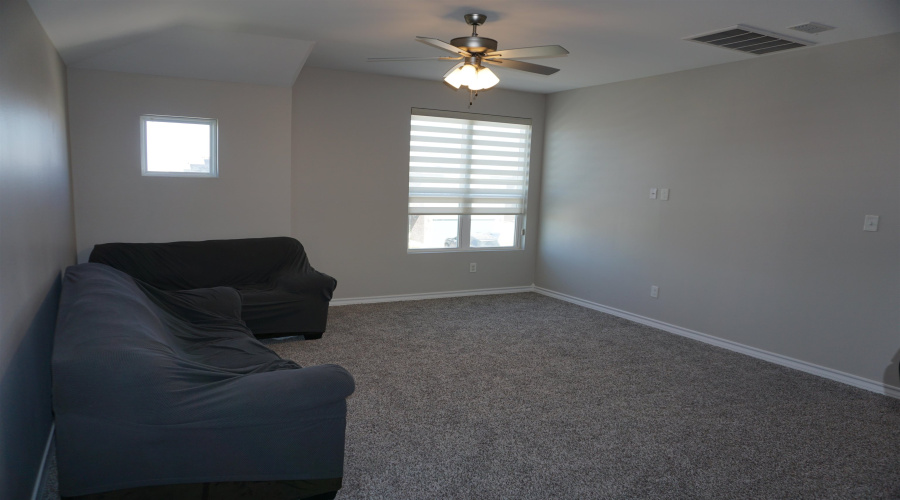 1610 Alborada Dr., Laredo, Texas 78045, 6 Bedrooms Bedrooms, 10 Rooms Rooms,3 BathroomsBathrooms,Residential,For Rent,1610 Alborada Dr.,20254923