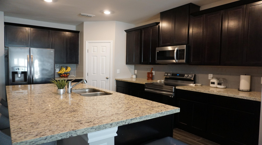 1610 Alborada Dr., Laredo, Texas 78045, 6 Bedrooms Bedrooms, 10 Rooms Rooms,3 BathroomsBathrooms,Residential,For Rent,1610 Alborada Dr.,20254923