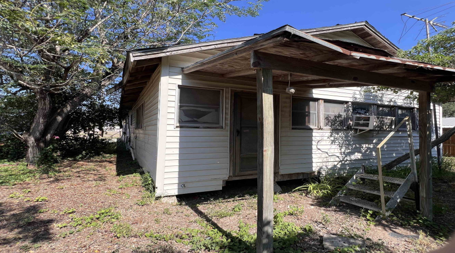 220 School Tx., Benavides, Texas 78341, 3 Bedrooms Bedrooms, 5 Rooms Rooms,2 BathroomsBathrooms,Residential,For Sale,220 School Tx.,20254924